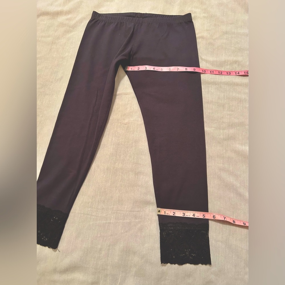 Capri Leggins Hem lace trim - Picture 6 of 7